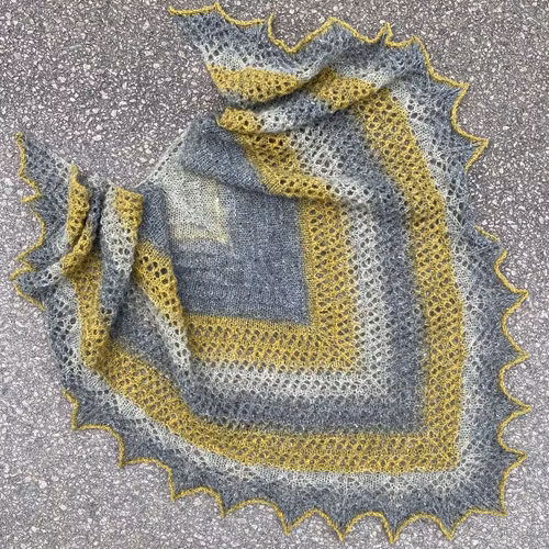 13128 Happy Easter Shawl