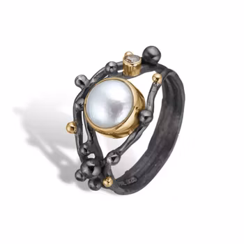 By Birdie Ring Urban Harlem Buds Pearl