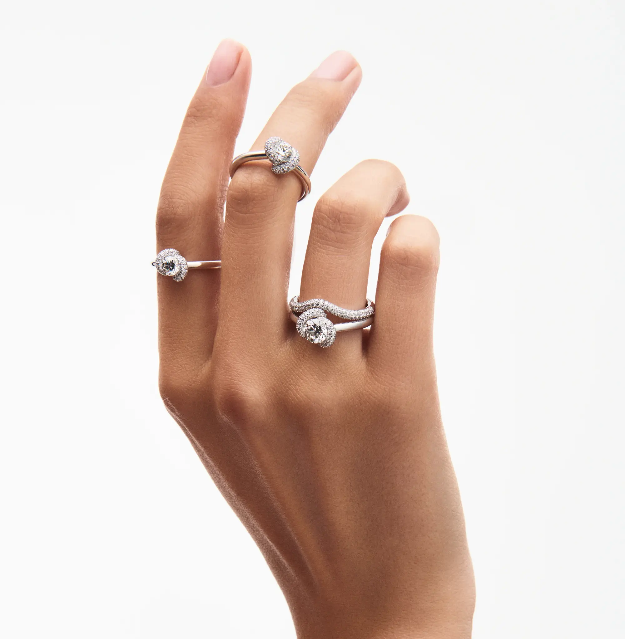 Engelbert Tie The Knot Wedding Band GG