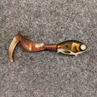 Ulm Tail Foiled Motoroil Walleye 22cm