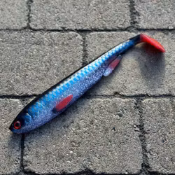 Gigashad UV Roach 33cm