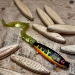 Gigatail JR Black Pike 31cm (sink)