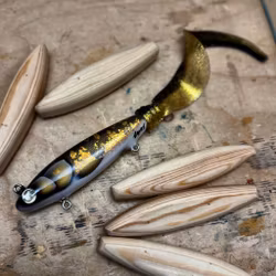 Gigatail JR  UV Walleye 31cm