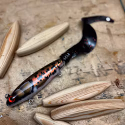 Gigatail Red Motoroil Burbot 31cm