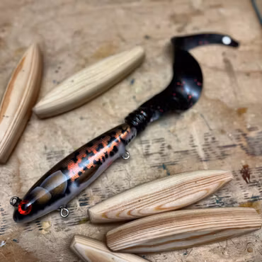 Gigatail Red Motoroil Burbot 31cm (slow sink)