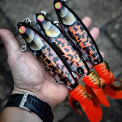 Gigatail JR Red Motoroil Burbot 31cm (sink)