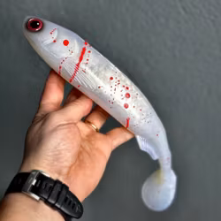 GigaFuseShad Albino UV 33cm