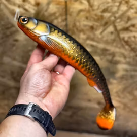 GigaFuseShad Golden Sucker 33cm (pre rigged)