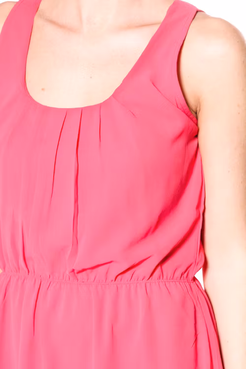 Koola Anna klänning i hallon eller ljus marin färg.