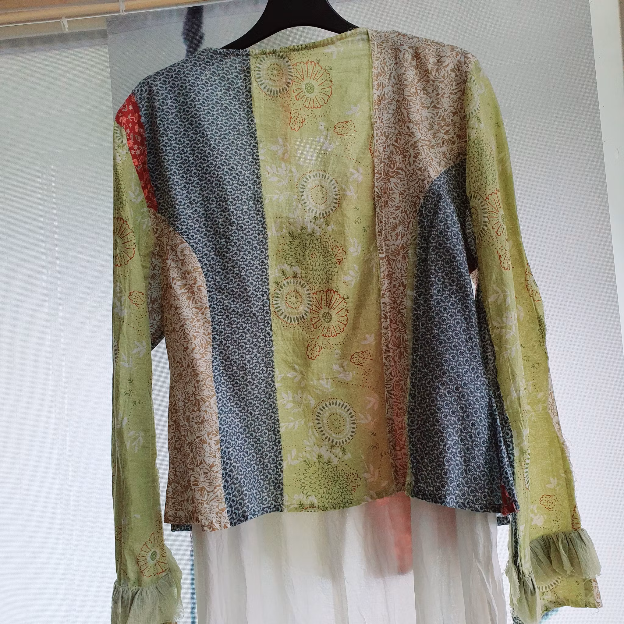Vacker blus i patchwork från Ewa i Walla bomull, stl Small Preloved