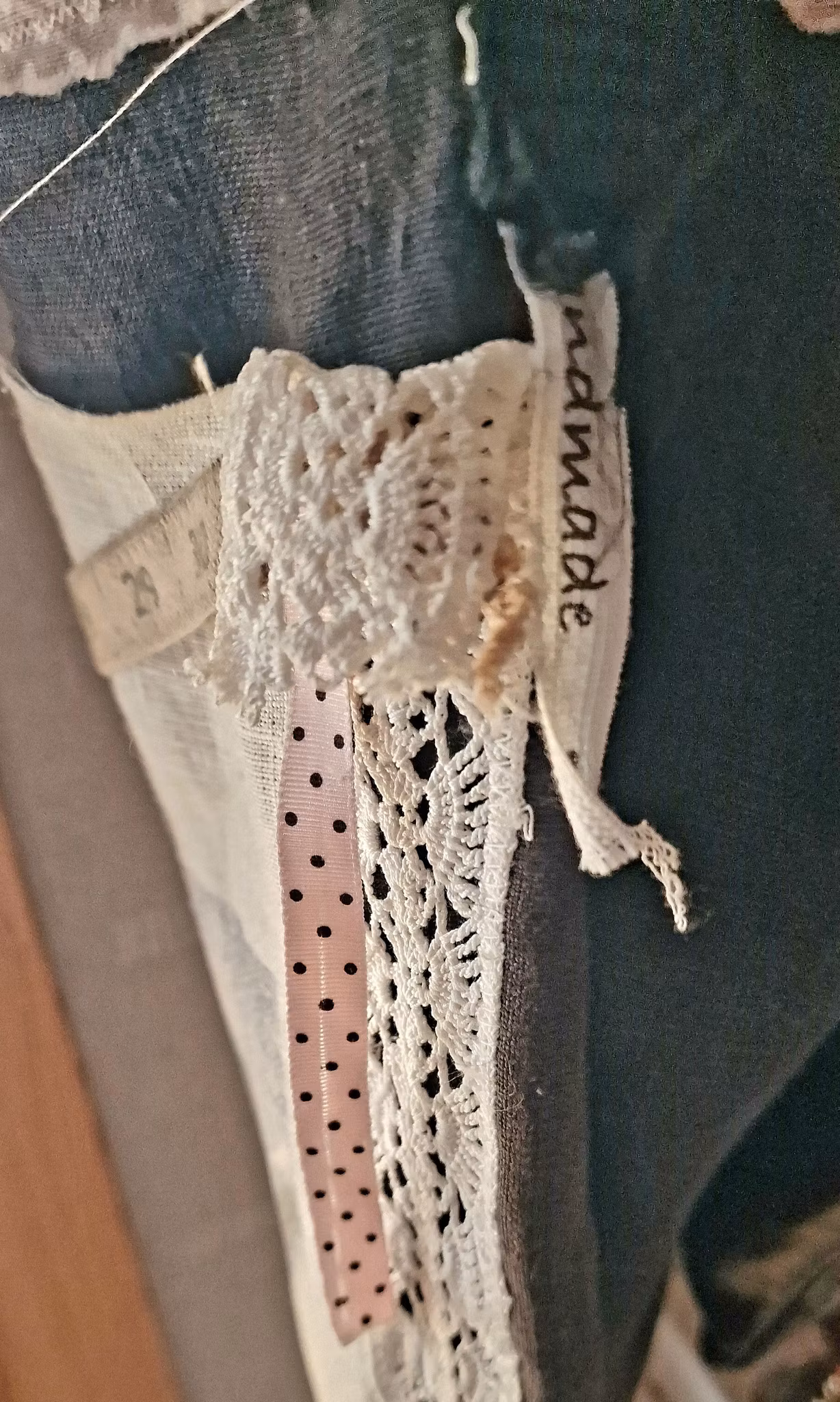 Cross body bag,  one of a kind med blekrosa eller blått tryckt motiv