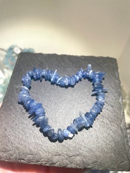 Kyanit armband