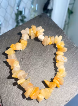 Gul Kalcit chipsarmband