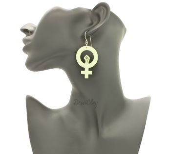 Femme Sage Fist