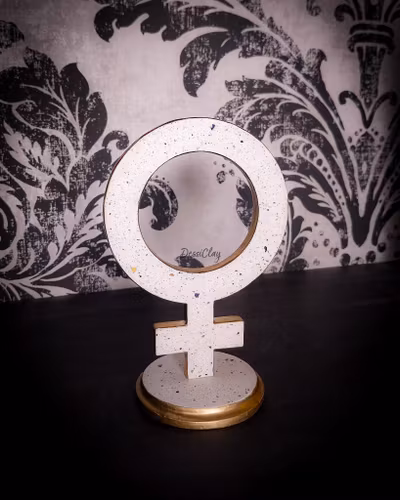 Skulptur, kvinnotecken, vit
