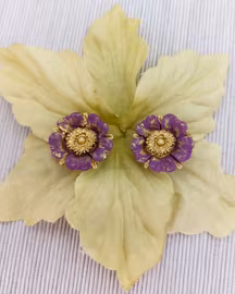 Örhängen blommor, små studs med clips