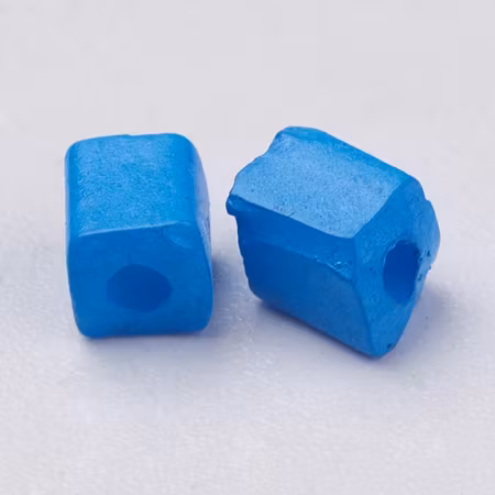 Fyrkantiga blå glaspärlor, 3-7mm (10g)