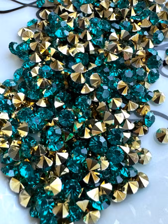 Teal rhinestones av resin, diamantslipade, 2mm (500st)
