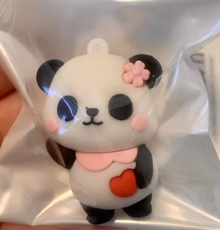 PVC berlock för nyckelring, panda med hjärta, 53mm