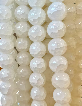 Sträng glaspärlor, Dovt Krackelerade, Im so creamy, 8mm (100st)