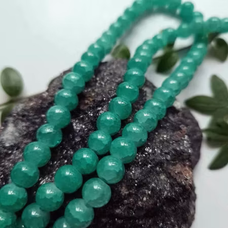 Sträng Dovt Krackelerade Im so green, 8mm, glaspärlor (100st)