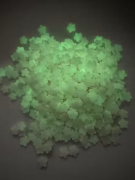 Blommor av polymerlera, rosa självlysande, strössel (10g)