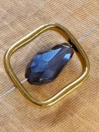 Pärlbur kvadrat guld, pärlor upp till 18mm (5st)