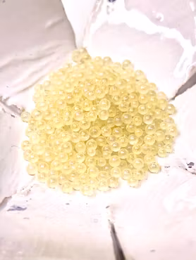 Glaspärlor utan hål, 2mm, ljusgul caviar beads (20g, ca 1250st)