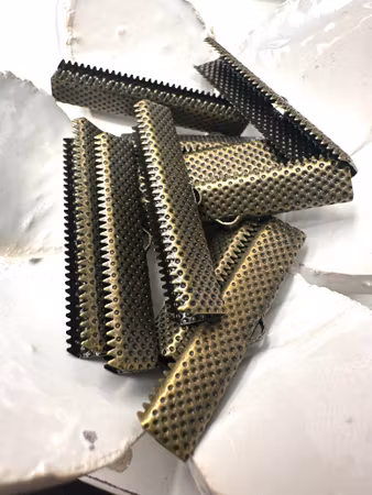 Antik brons, bandavslut av järn, 35mm (10st)