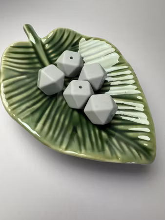 Hexagon av silikon, grå, 17mm, säkra för bebis (5st)