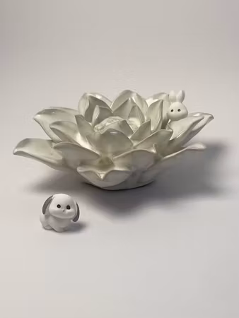Kanin av resin, miniatyr, Grå/vit sittande, ca 20-25mm(st)