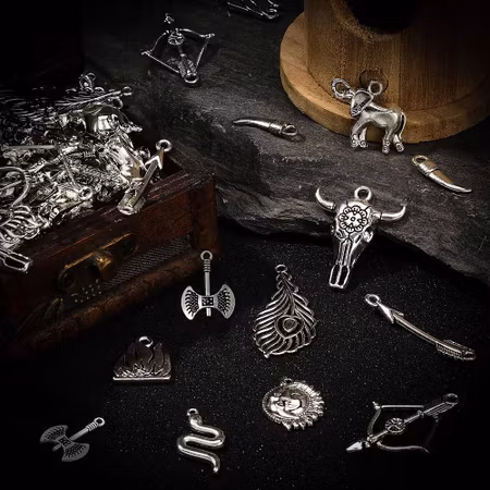 Berlocker av blandmetall, tema zavannen, antik silver (10st)
