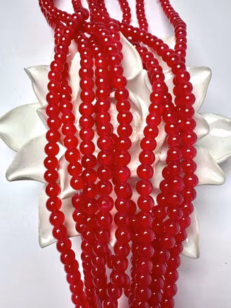 Sträng med glaspärlor, Jadeimitation, röd, 6,5mm (140st)