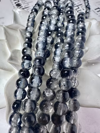 Sträng med krackelerade glaspärlor, iced lakrits, 6mm (133st)