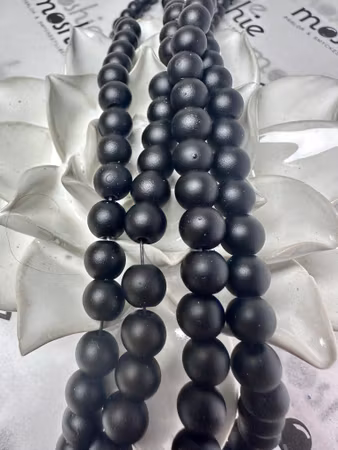 Sträng glaspärlor, 8mm gummerade svarta (100st)