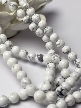 Sträng, Naturlig Howlite, 8mm, äkta kristall (45st)