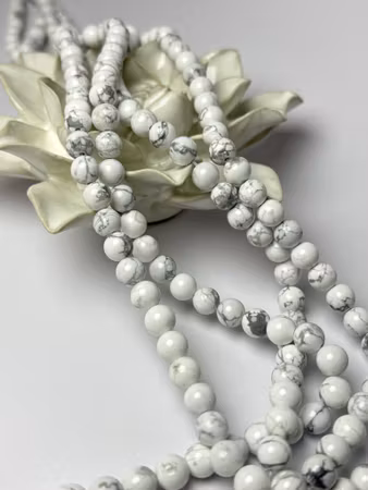 Sträng, Naturlig Howlite, 8mm, äkta kristall (45st)