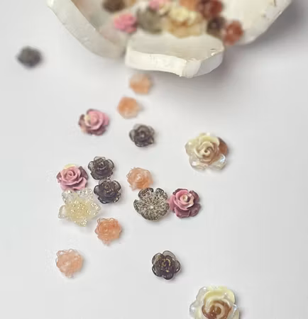 Brun/beige Blom mix, nail art, mini flatbacks (50st)