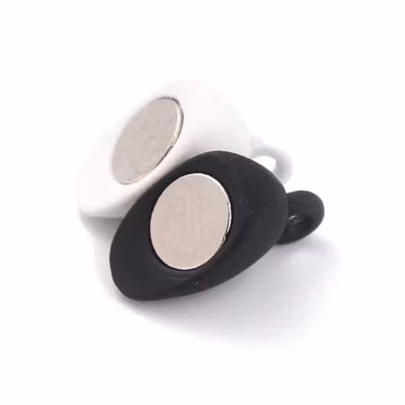 Magnetlås i hjärtdesign, svart-vit, 15x9,5x6mm, styck