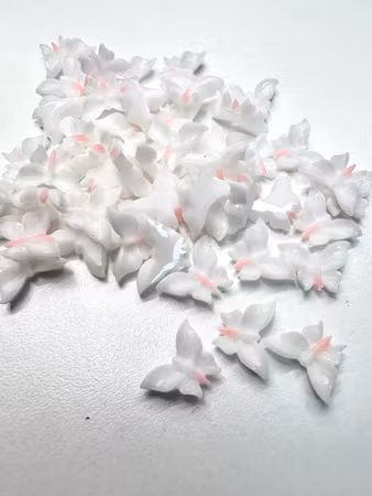 Söta vita Fjärilar för dekoration eller Nail art, 10mm (50st)
