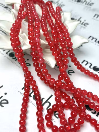 Sträng med Dovt Krackelerade Im so red, 6mm, glaspärlor (130st)