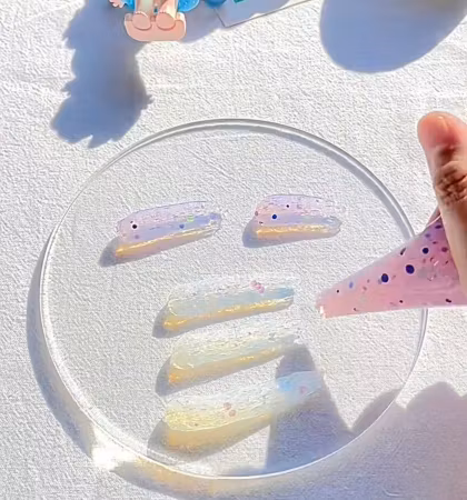 Akrylplatta att fluffa för exempelvis mobilställ, 15cm