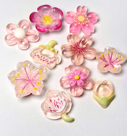 Flatbacks, rosa transparent blommig mix, 25-35mm (10st)
