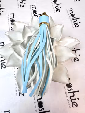 Tassel i konstläder, himmel, 11cm (1st)