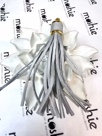 Stor Tassel i konstläder, metallic silver, 11cm (1st)