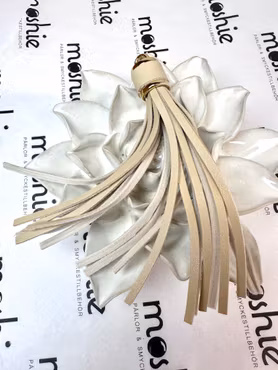 Stor Tassel i konstläder, sand, 11cm (1st)