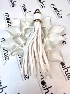 Stor Tassel i konstläder, snövit, 11cm (1st)