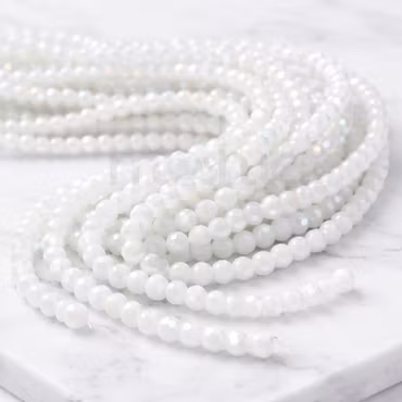 Facetterade runda glaspärlor vit jadeimitation 4mm 90st