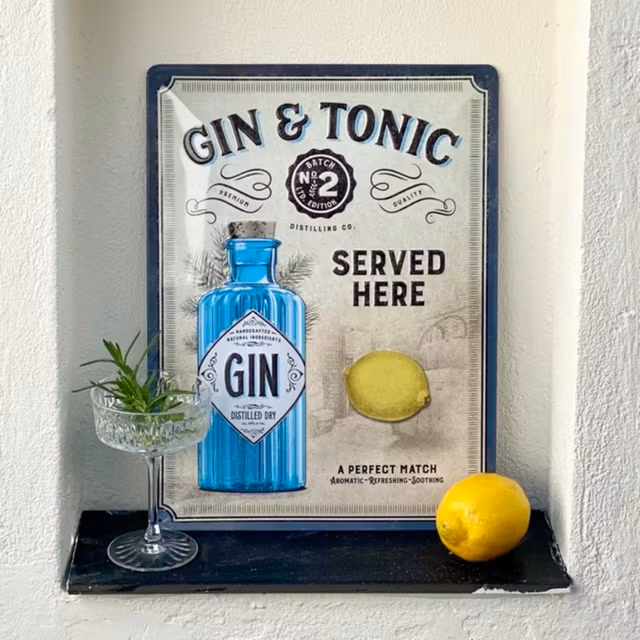 Plåtskylt Gin & Tonic 30x40 cm Nostalgi Retro - www.bellebi.se