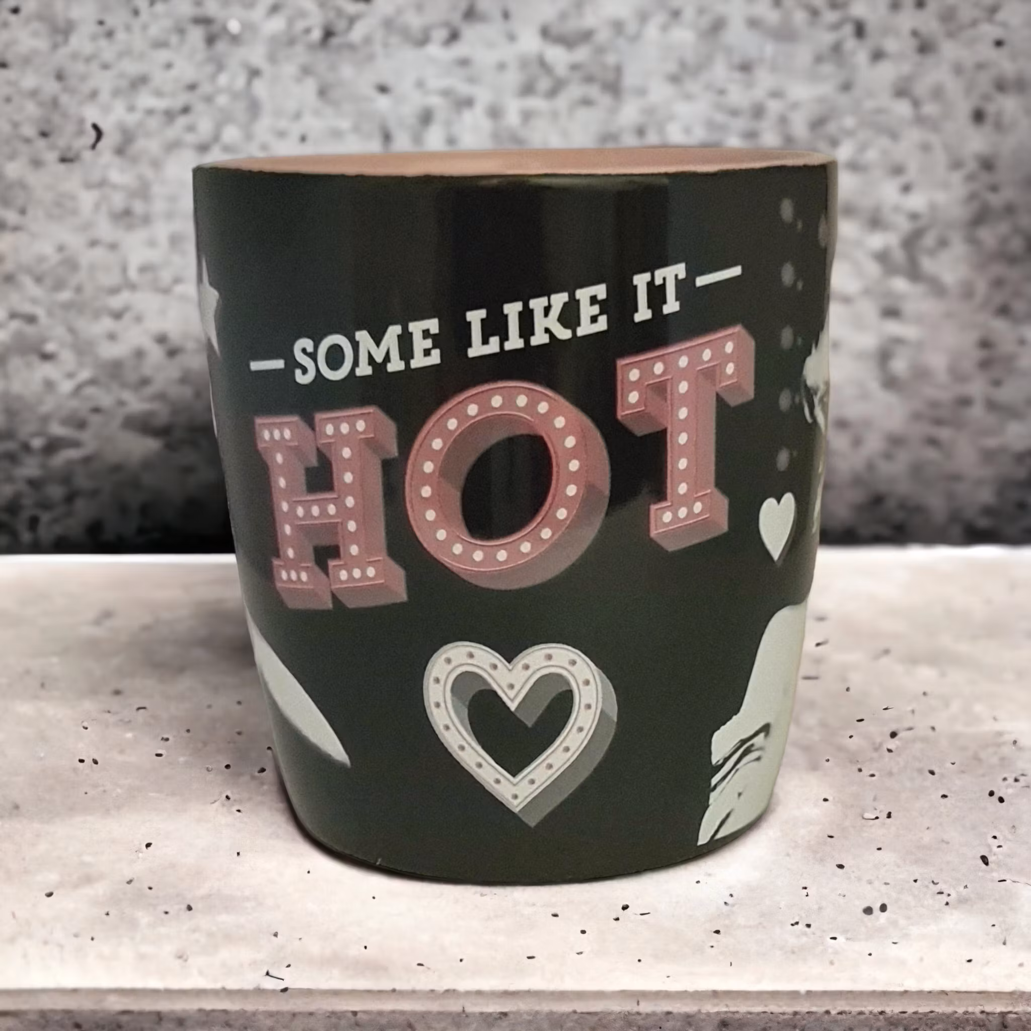 Mugg. Some like it hot. Marilyn Monroe. Nostalgi. Retro - www.bellebi.se
